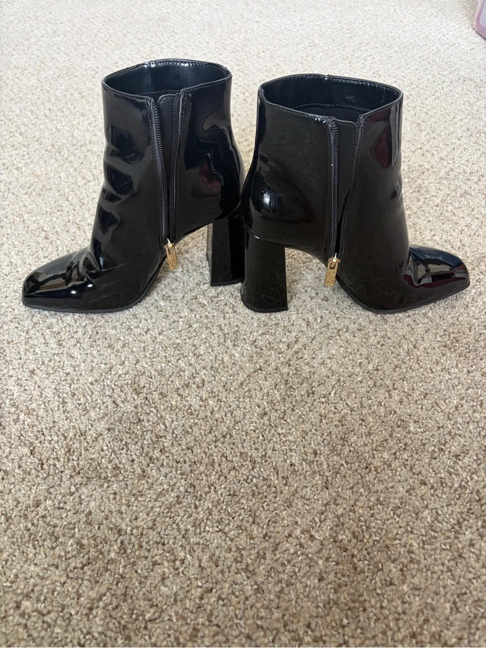 Women's Black Ankle Boots - Stylish Block Heel